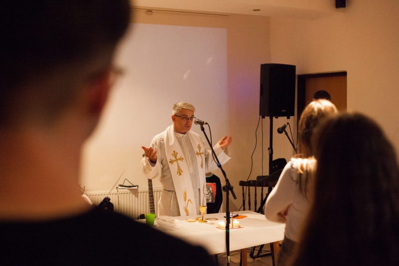 SPOLUPRÁCA S DUCHOVNÝMI AUTORITAMI